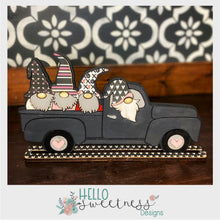 Valentine Truck with Gnomes